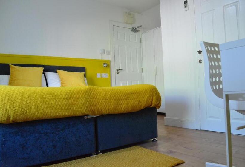 デラックスルーム, Bell Gate House