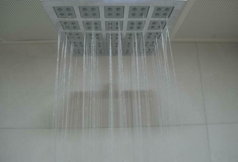 اتاق استاندارد, Bestur