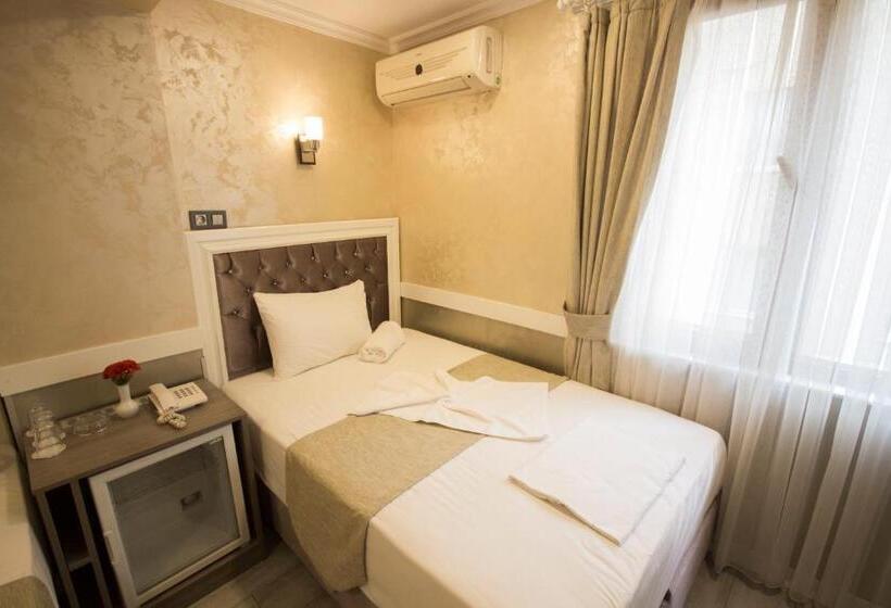 اتاق استاندارد سه نفره, Bestur