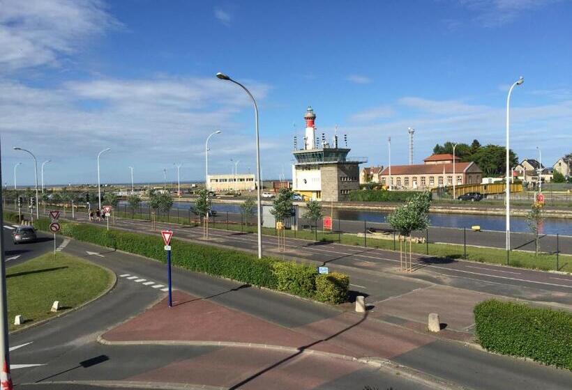 이코노미 룸, Le Phare