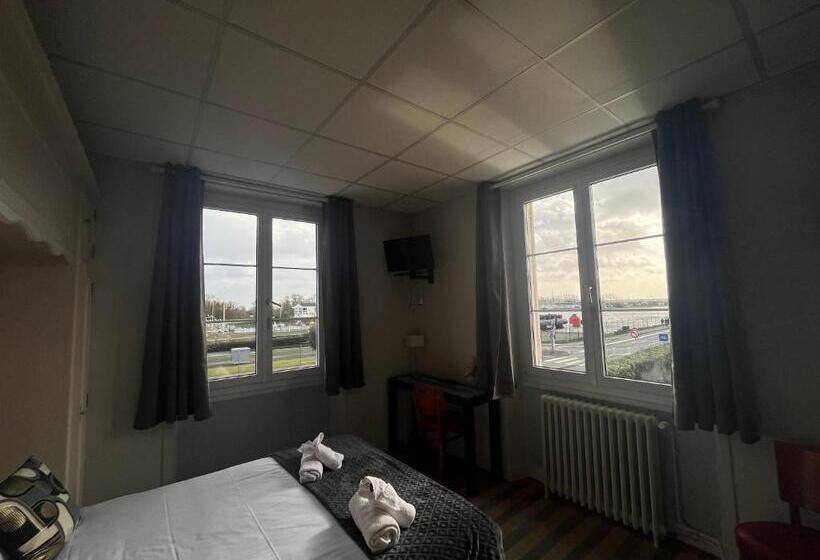 스탠다드 룸, Le Phare