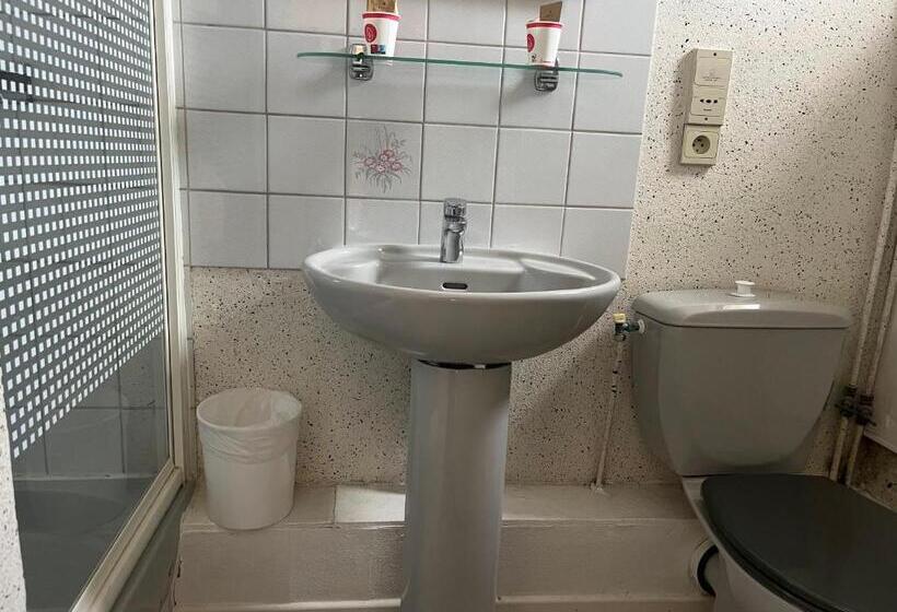 스탠다드 룸, Le Phare