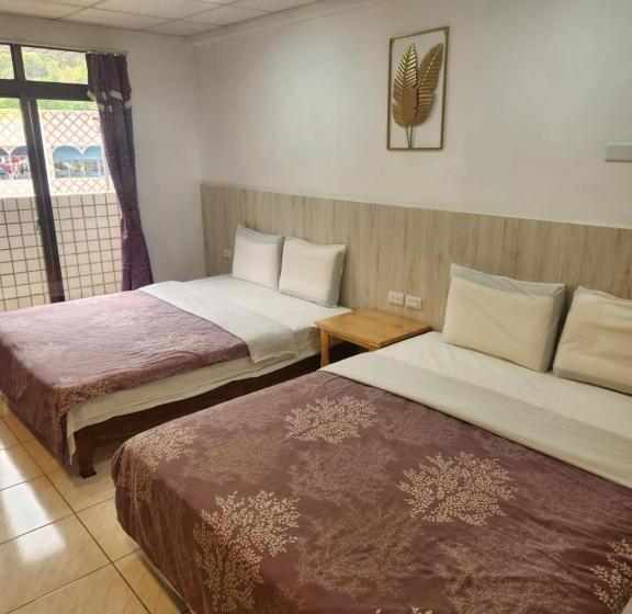 اتاق استاندارد چهار تخته, Chihpen Hot Spring