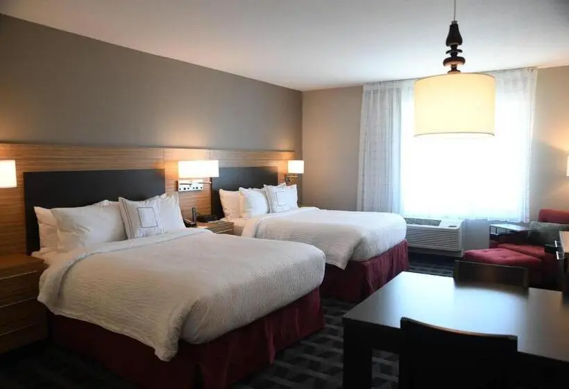 スタンダードスタジオ, Towneplace Suites Kansas City At Briarcliff