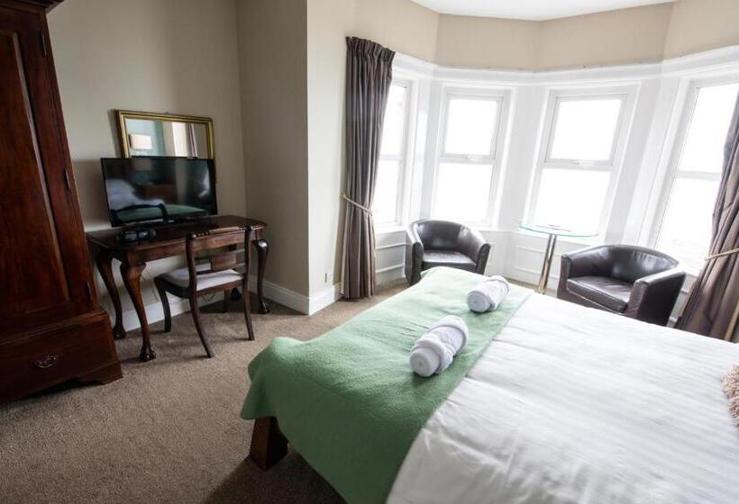 Номер Стандарт Вид на Море, The Nines