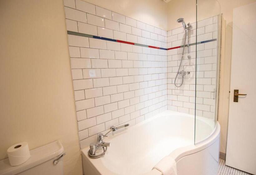 Family Suite, The Nines