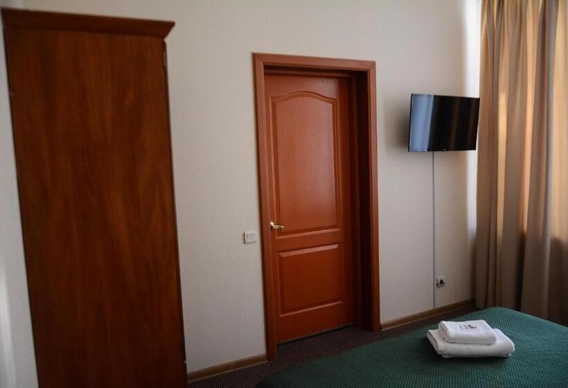 ジュニアスイート, Voskresensky