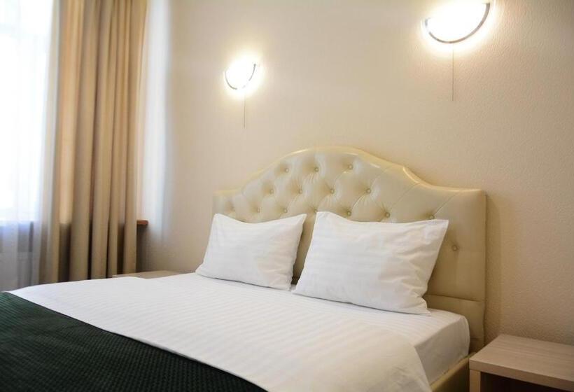 ジュニアスイート, Voskresensky