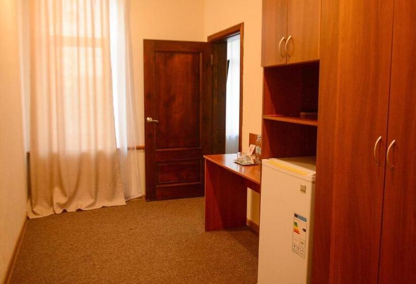 バルコニー付きスタンダードルーム, Voskresensky