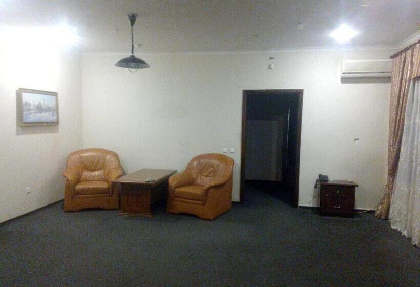 スタンダードルーム, Voskresensky