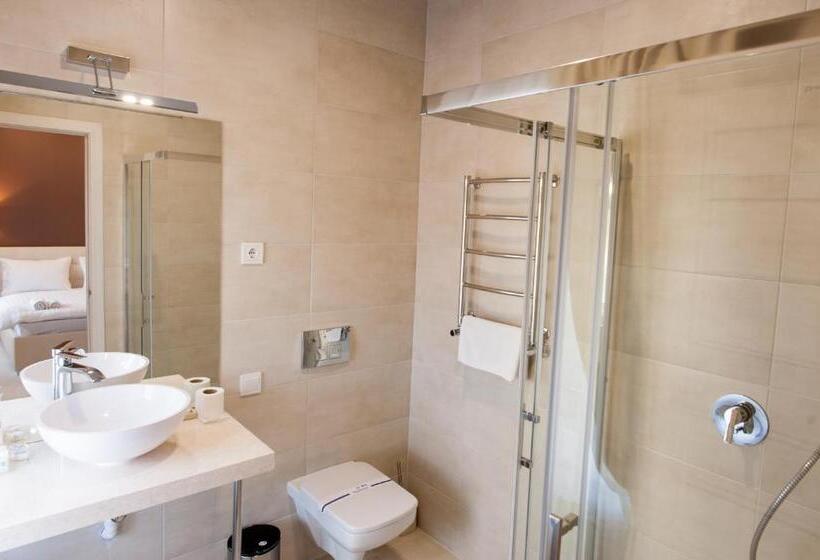 デラックスルーム, Voskresensky