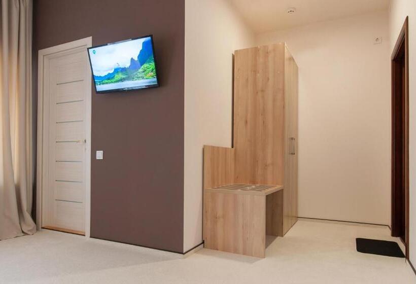 デラックスルーム, Voskresensky