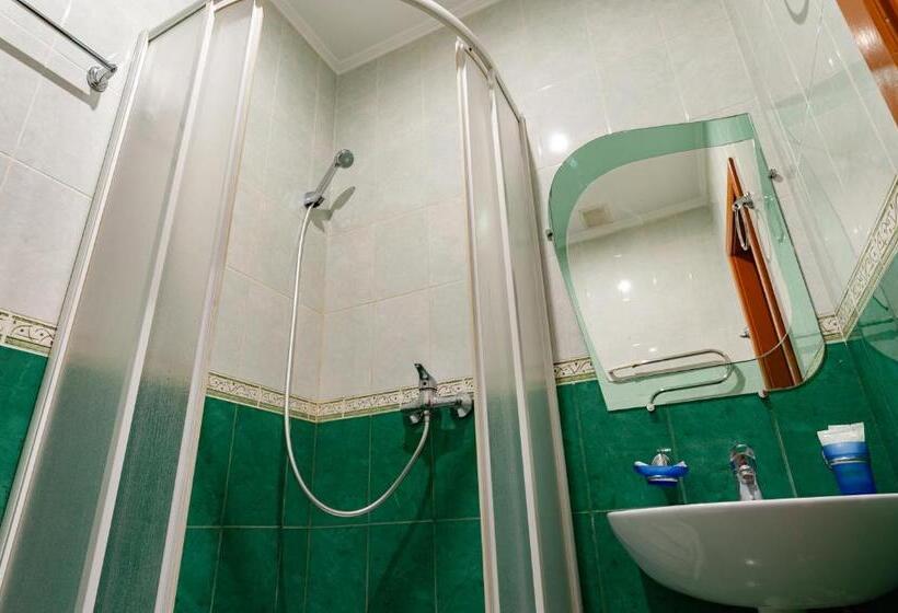 スタンダードルーム, Voskresensky