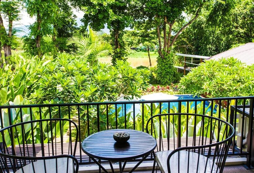 جناح مطل على البحر, Sannot Riverside Boutique