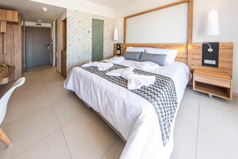 جناح مطل على البحر, Sannot Riverside Boutique