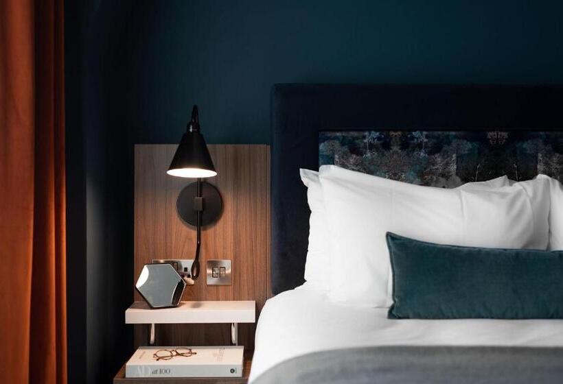 スタンダードスタジオ, Native Edinburgh