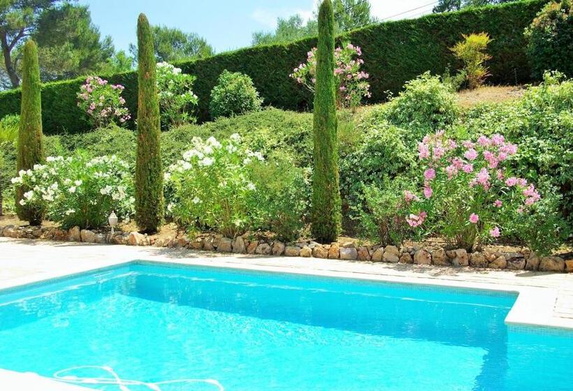 スタンダードルーム, Domaine Les Cigales