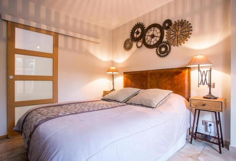 プールビュースタンダードルーム, Domaine Les Cigales