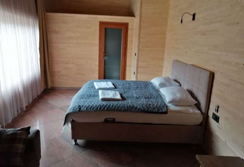 高级工作室, Pinar Kir Evi