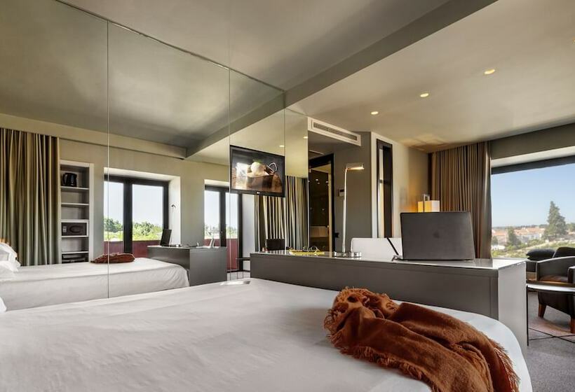 Suite, Vitoria Stone