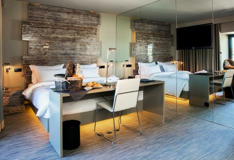 Suite, Vitoria Stone