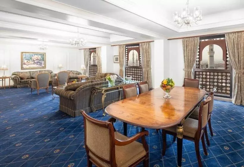 سوئیت ریاست جمهوری سه خوابه, Intercontinental Dar Al Iman Madinah, An Ihg
