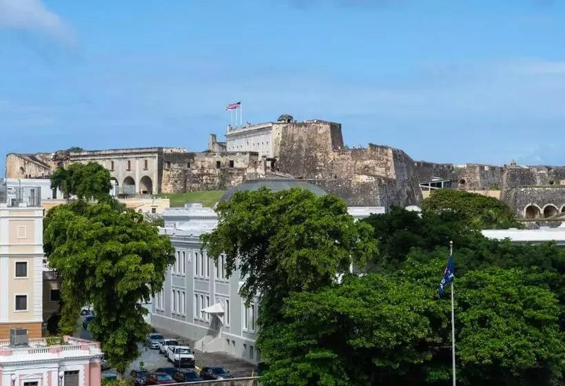 سوئیت با تخت بزرگ, Hotel Rumbao, A Tribute Portfolio Hotel