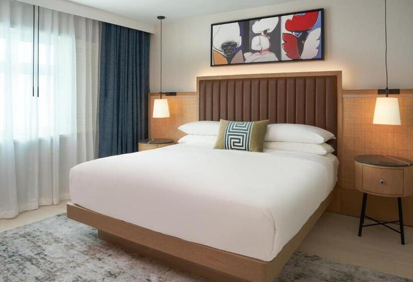 سوئیت با تخت بزرگ, Hotel Rumbao, A Tribute Portfolio Hotel