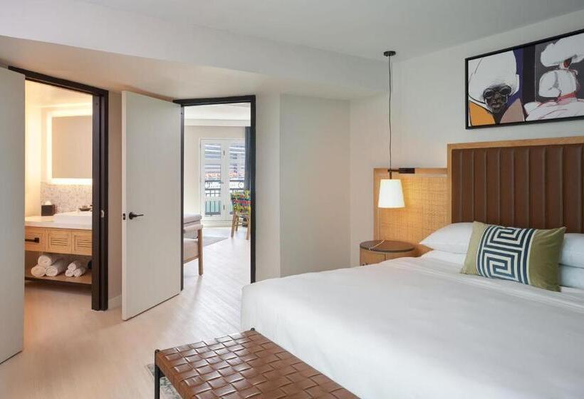 سوئیت با تخت بزرگ, Hotel Rumbao, A Tribute Portfolio Hotel