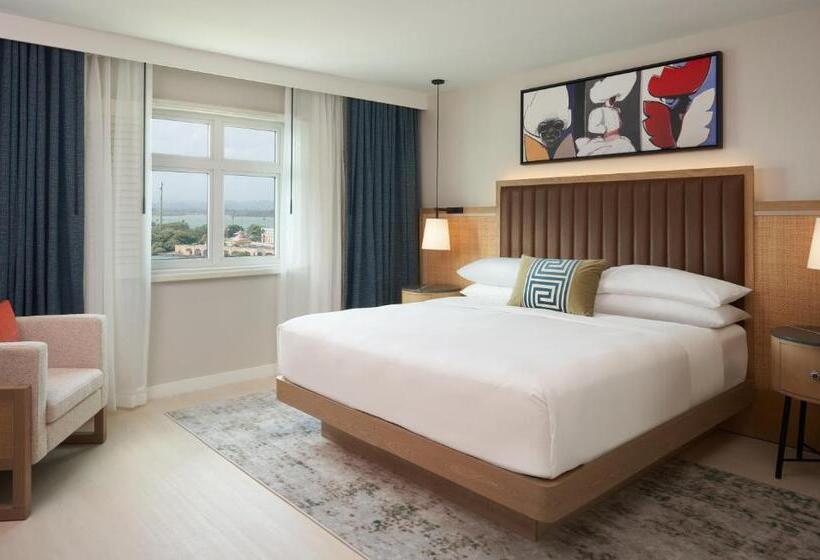 سوئیت با تخت بزرگ, Hotel Rumbao, A Tribute Portfolio Hotel