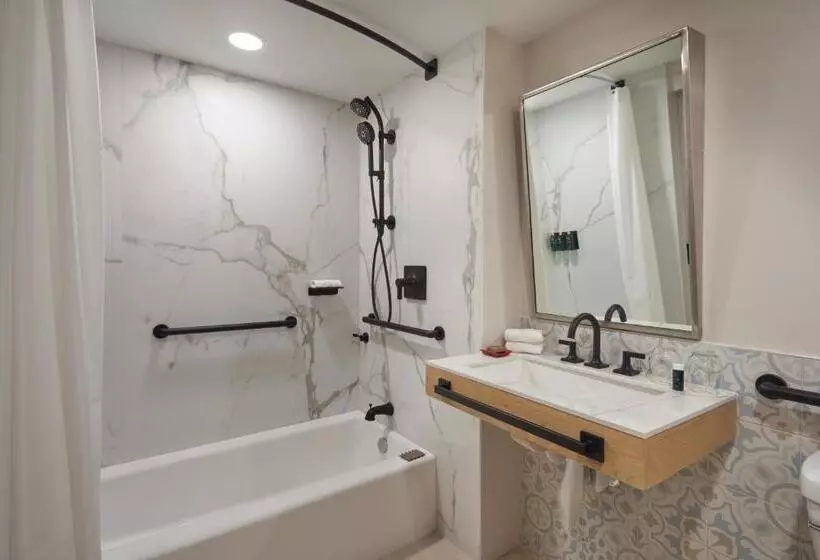اتاق لوکس, Hotel Rumbao, A Tribute Portfolio Hotel