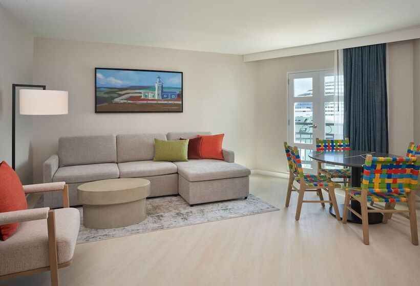 سوئیت با چشمانداز, Hotel Rumbao, A Tribute Portfolio Hotel