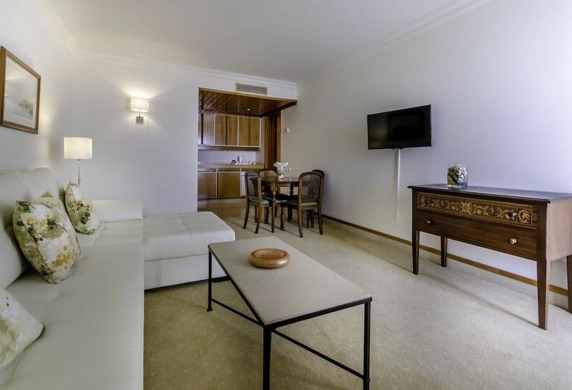 جناح, Solar Palmeiras