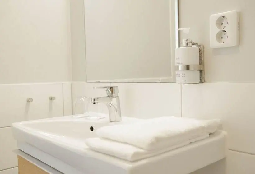 اتاق استاندارد چهار تخته با چشم‌انداز دریا, Halmstad Golfarena Hotell & Lägenheter