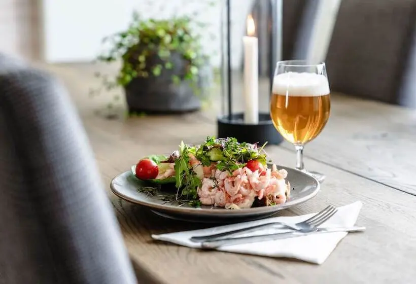اتاق استاندارد چهار تخته با چشم‌انداز دریا, Halmstad Golfarena Hotell & Lägenheter