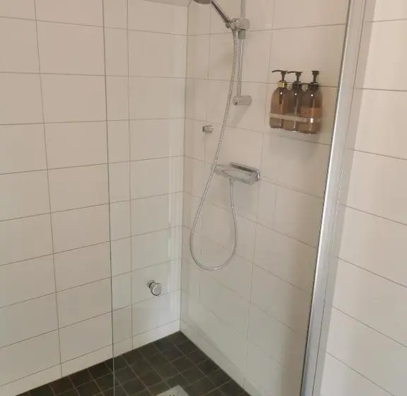 اتاق خانوادگی با سرویس بهداشتی مشترک, Halmstad Golfarena Hotell & Lägenheter