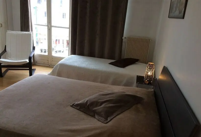 バルコニー付きスタンダードトリプルルーム, Hôtel De La Poste