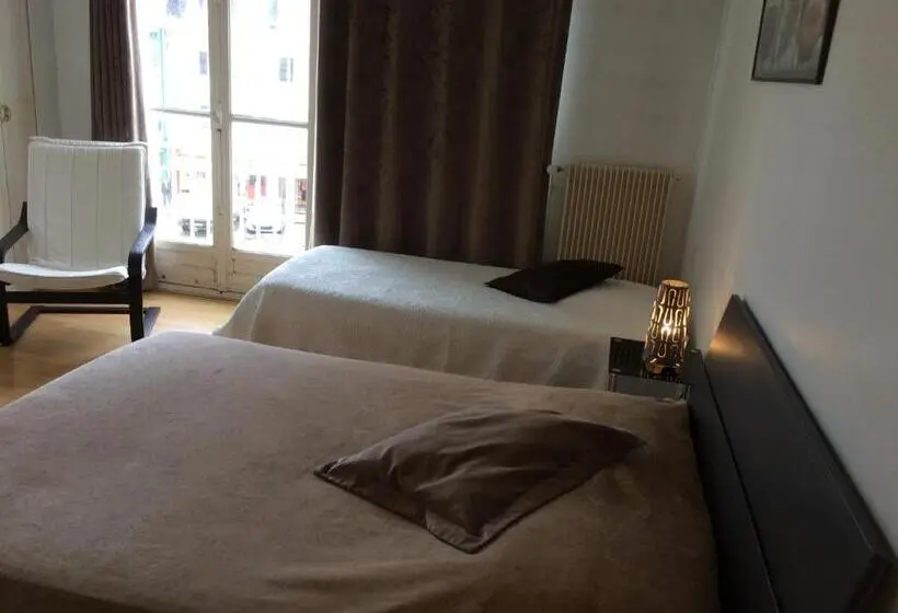 バルコニー付きスタンダードトリプルルーム, Hôtel De La Poste