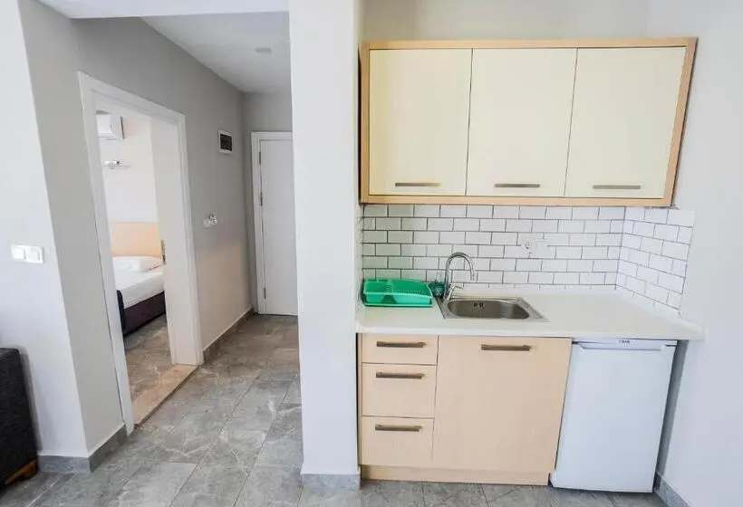 Standard-studio Parveke, M2 Otel