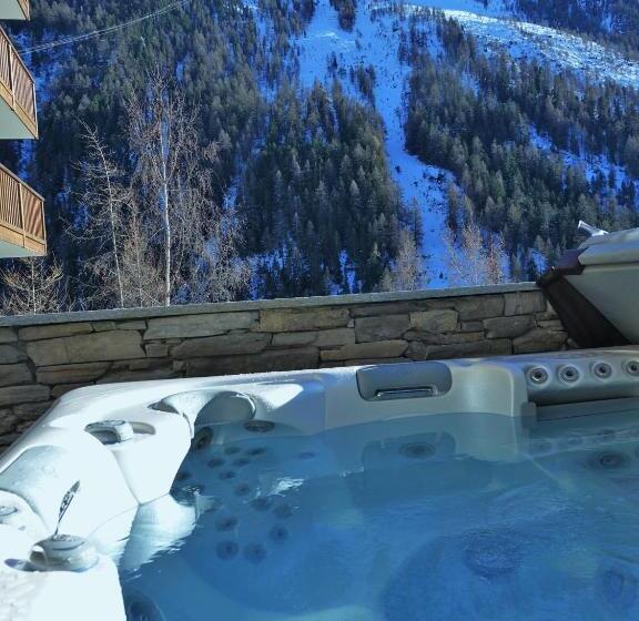 דירת דלוקס 3 חדרי שינה, Chalet Les Rahâs By Mrs Miggins