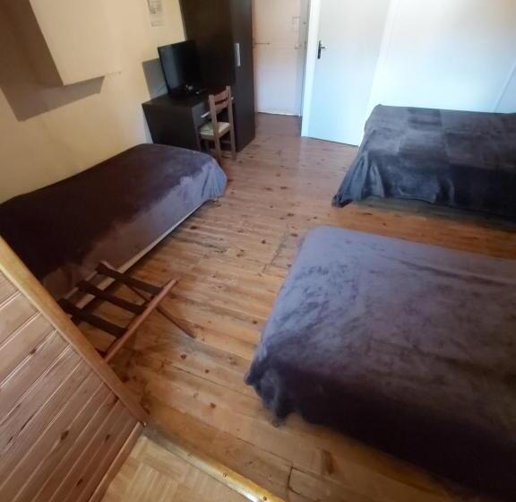 Семейный Номер, La Chaumiere