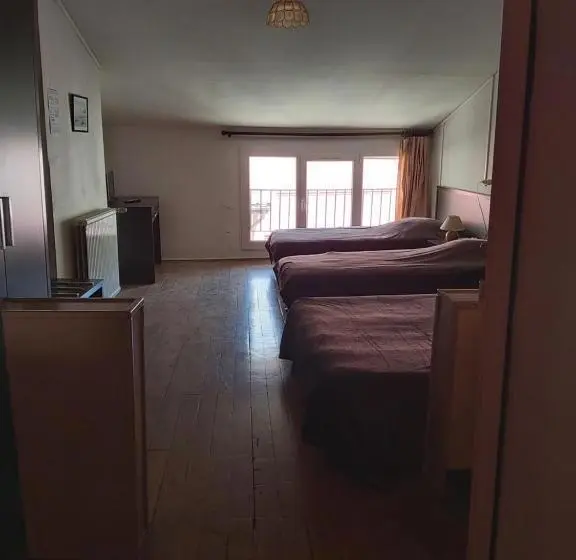 ファミリールーム, La Chaumiere