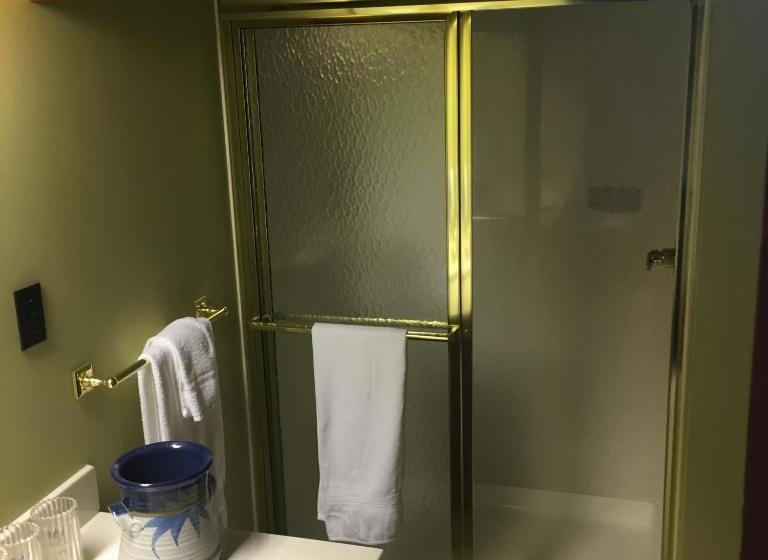 디럭스 스위트 킹 침대, Main Street Bed & Breakfast