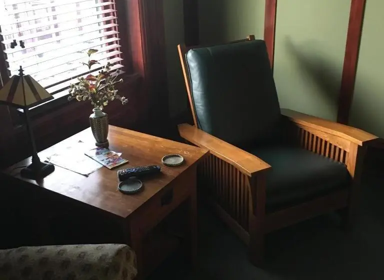 デラックススイート, Main Street Bed & Breakfast