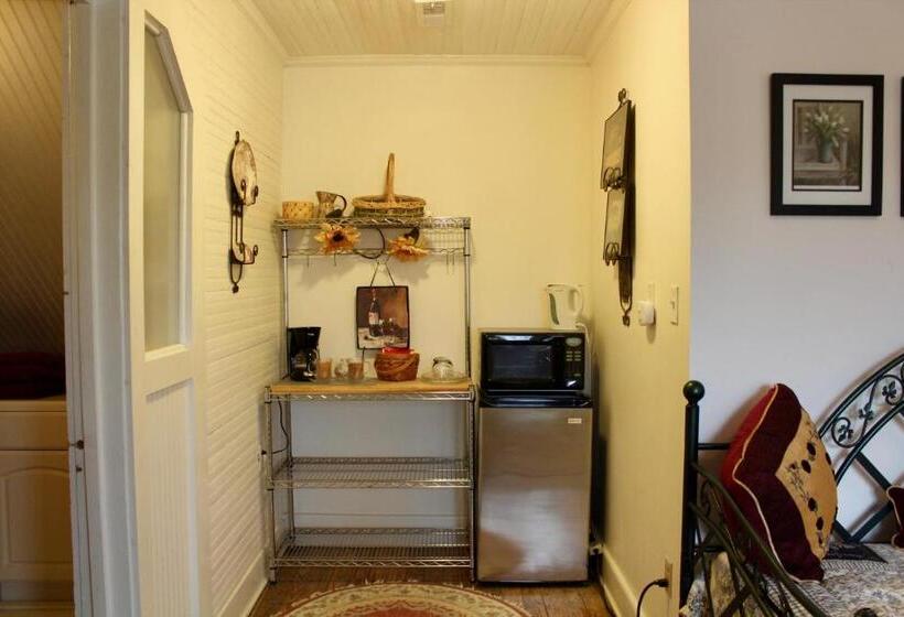 غرفة قياسية سرير كينج, Oakland Cottage Bed And Breakfast