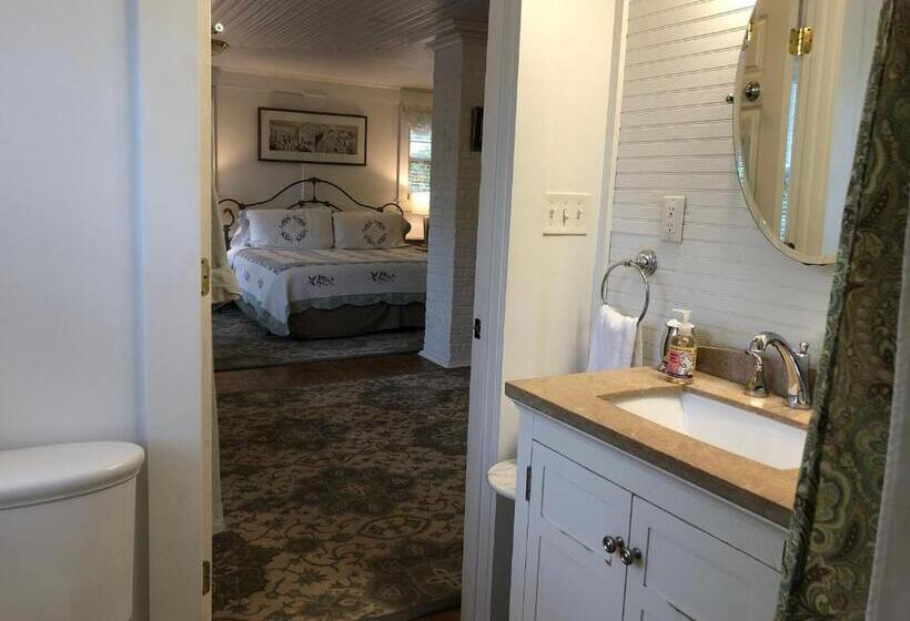 غرفة قياسية سرير كينج, Oakland Cottage Bed And Breakfast