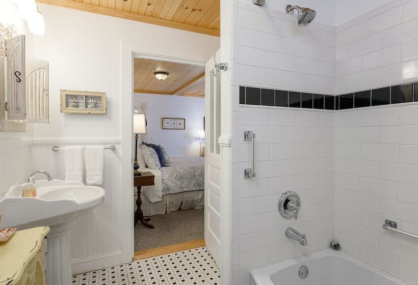 غرفة قياسية سرير كينج, Oakland Cottage Bed And Breakfast