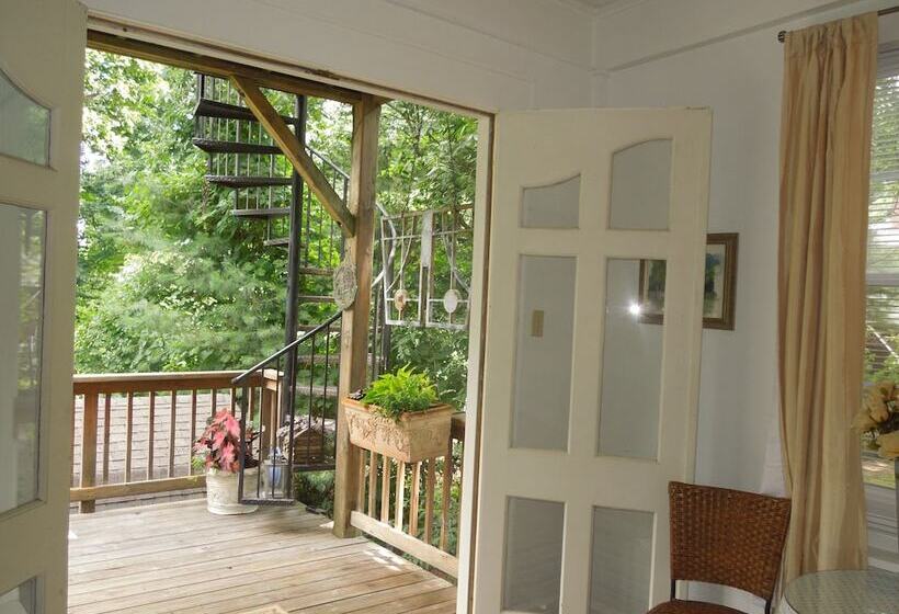 غرفة قياسية سرير كينج, Oakland Cottage Bed And Breakfast