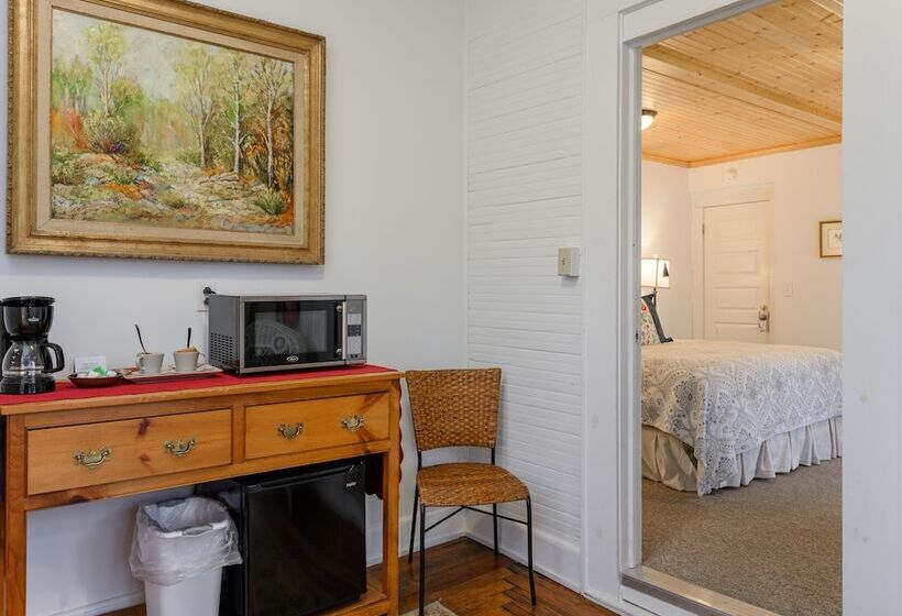 غرفة قياسية سرير كينج, Oakland Cottage Bed And Breakfast