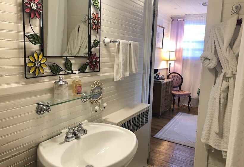 غرفة قياسية سرير ملكى, Oakland Cottage Bed And Breakfast